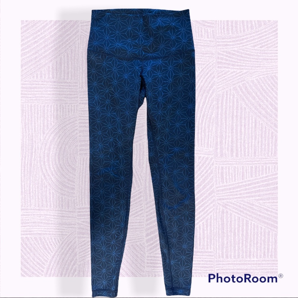 Lululemon high waisted printed full length legging, Size 6.